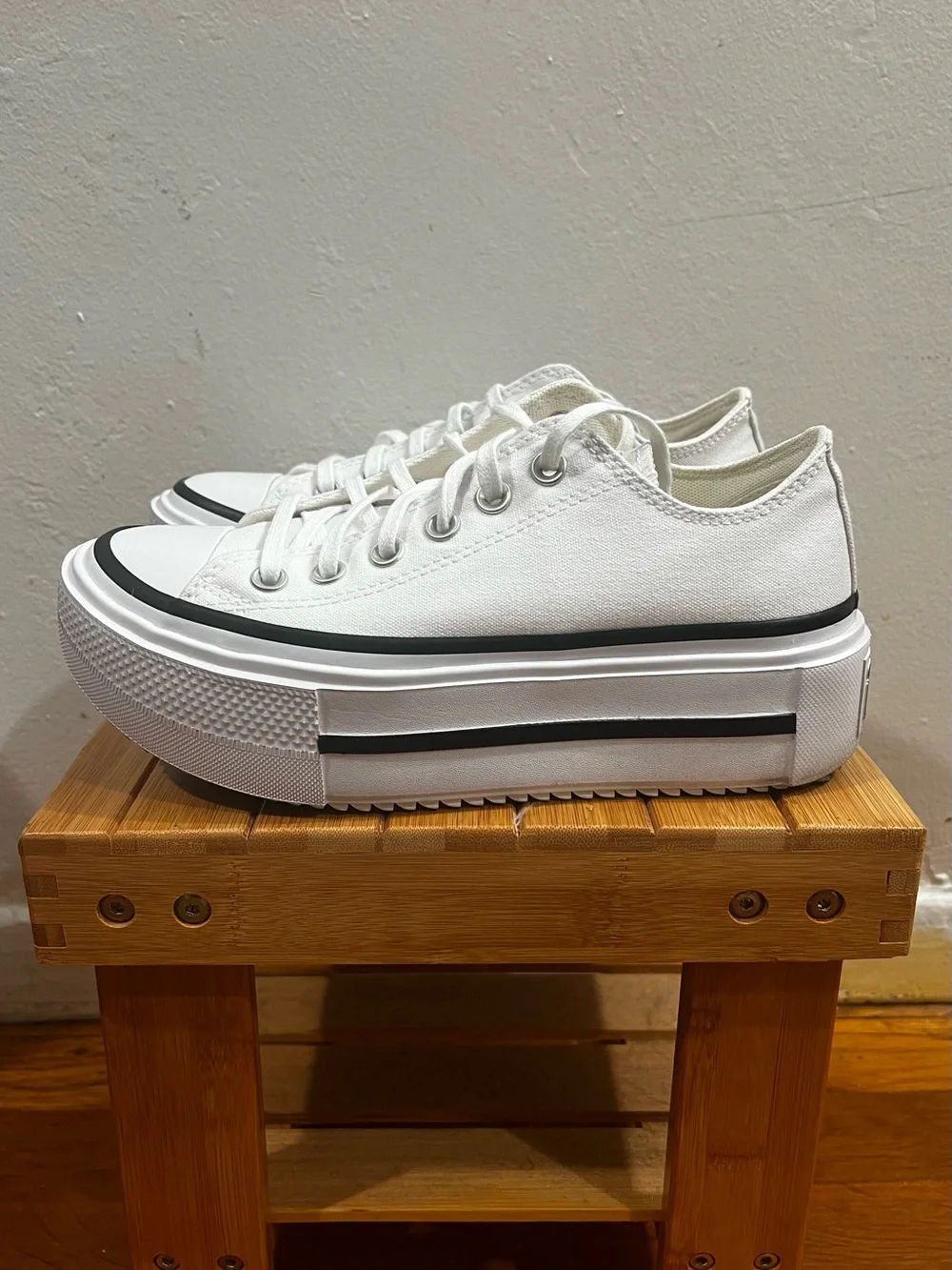 Converse Chuck Taylor All Star Double Stack Platform Sneakers Women’s 7 White